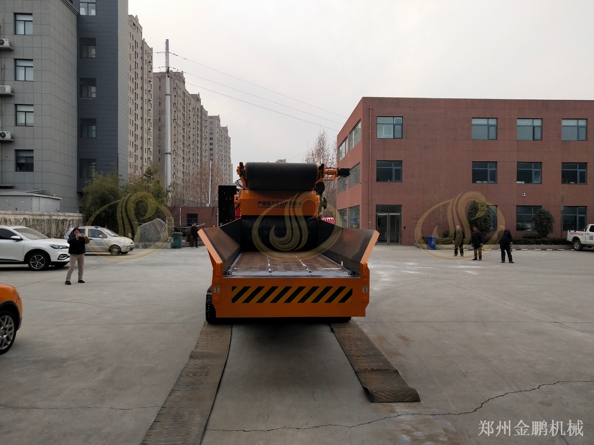 郑州金鹏移动式柴油木材破碎机价格处理树枝和废木料的选型要点